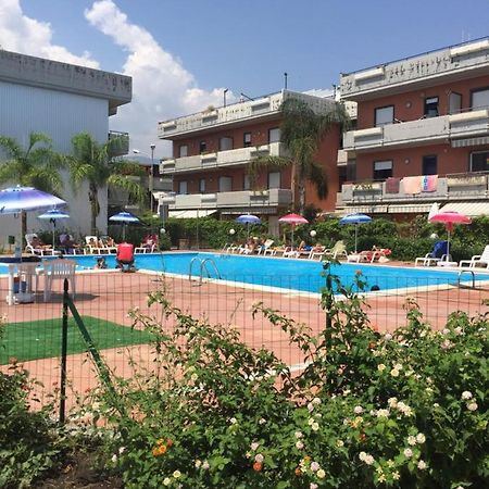 Taormina Mare Piscina Fondachello Apartment Фондакело Екстериор снимка