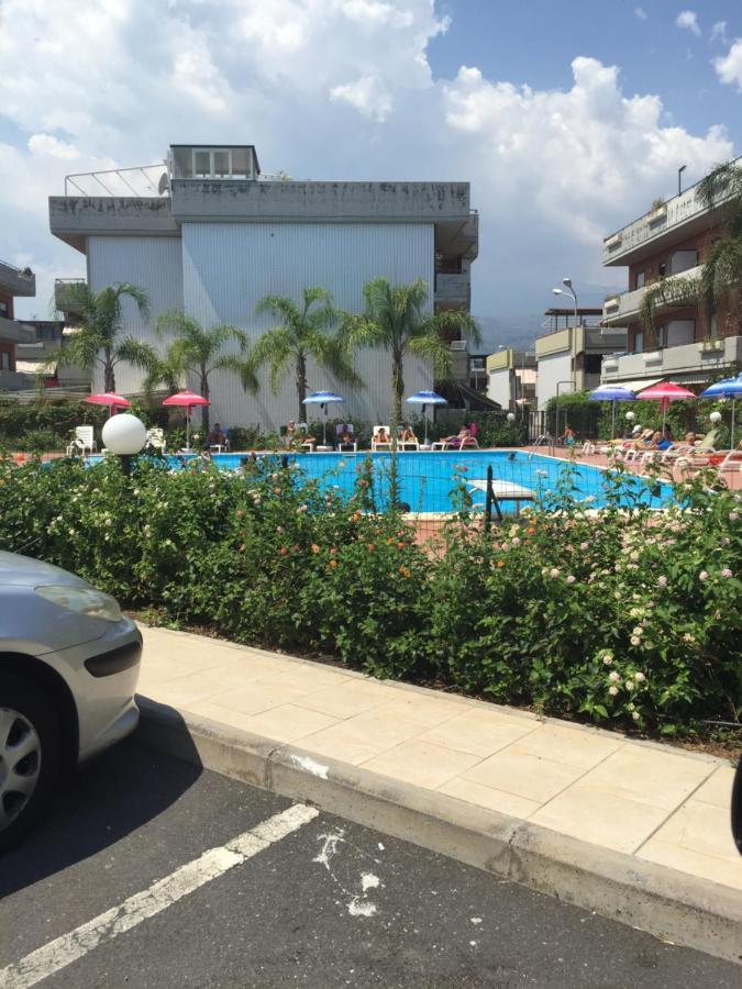 Taormina Mare Piscina Fondachello Apartment Фондакело Екстериор снимка