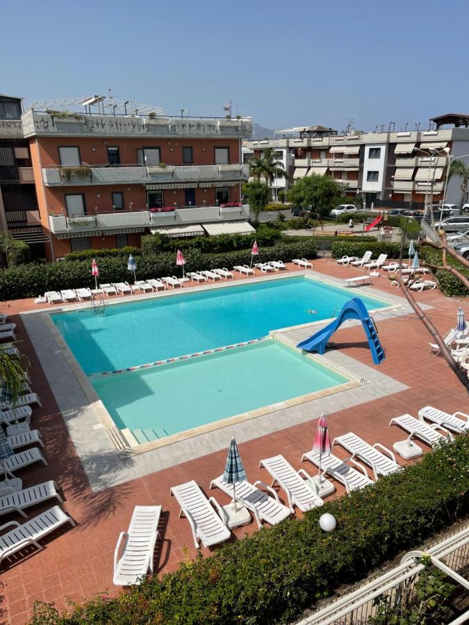 Taormina Mare Piscina Fondachello Apartment Фондакело Екстериор снимка